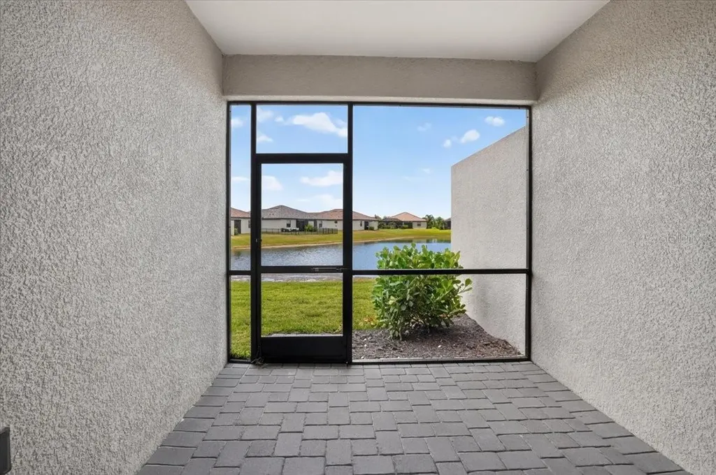 5316 Crystal Harbor Cove Bradenton FL 34211