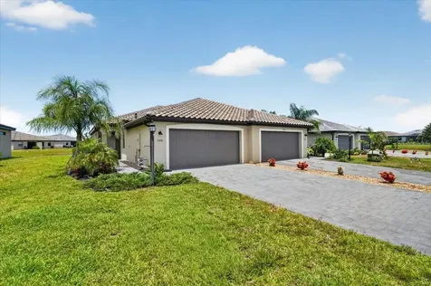5316 Crystal Harbor Cove Bradenton FL 34211
