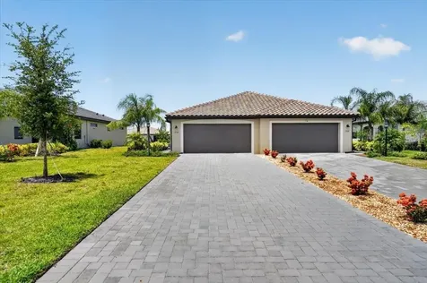 5316 Crystal Harbor Cove Bradenton FL 34211