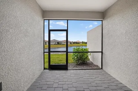 5316 Crystal Harbor Cove Bradenton FL 34211