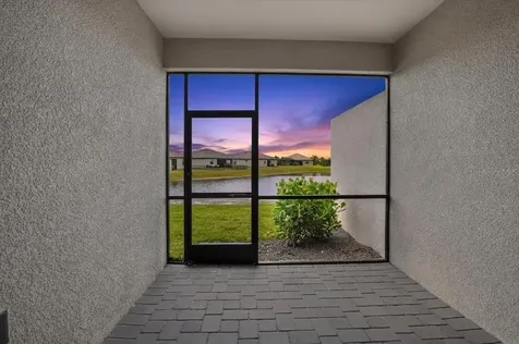 5316 Crystal Harbor Cove Bradenton FL 34211