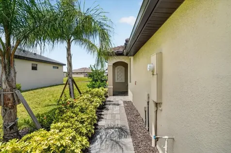 5316 Crystal Harbor Cove Bradenton FL 34211