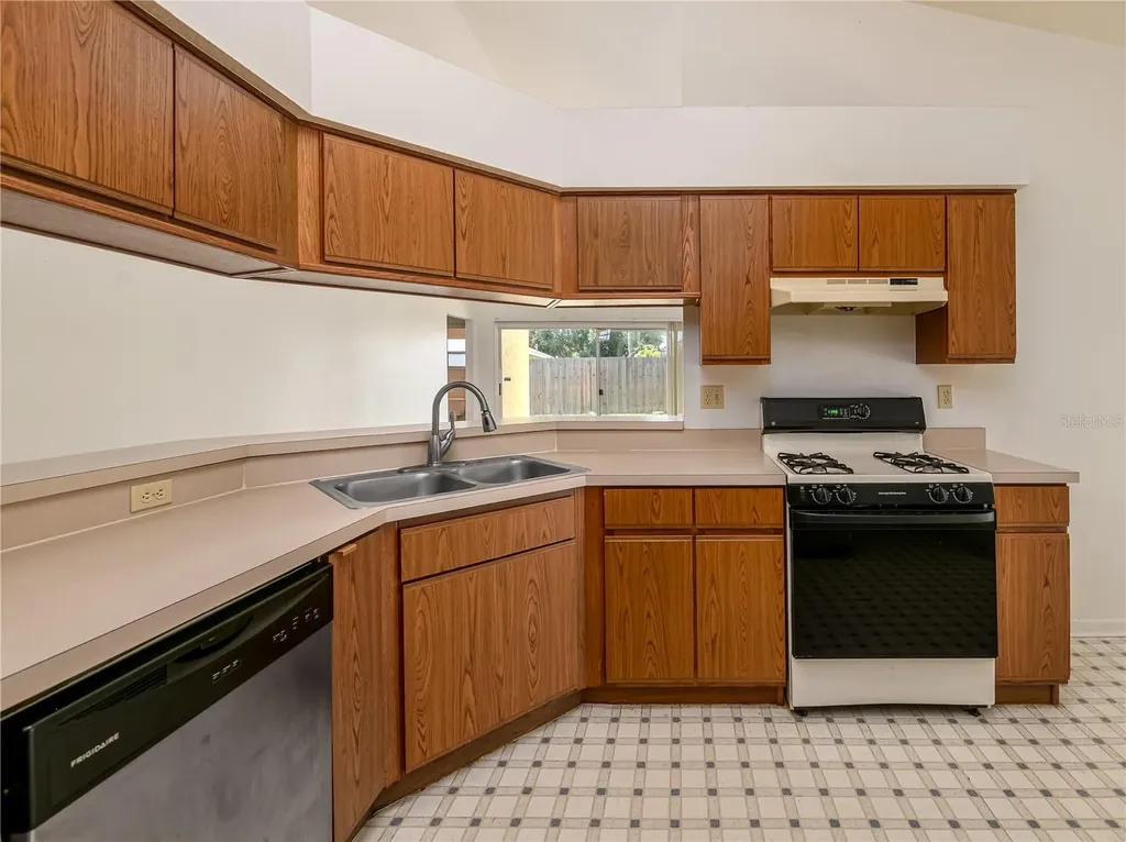 1407 Wakefield Drive Brandon FL 33511