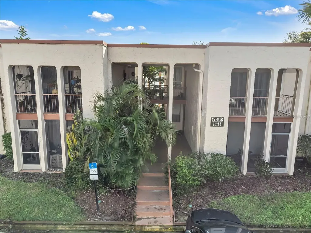 542 Orange Drive Altamonte Springs FL 32701