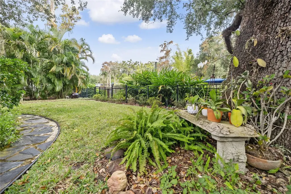 1418 E Park Circle Tampa FL 33604