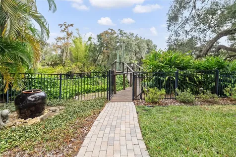1418 E Park Circle Tampa FL 33604