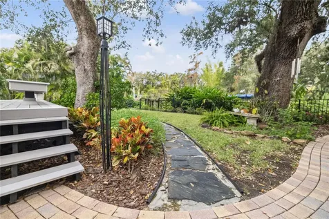 1418 E Park Circle Tampa FL 33604