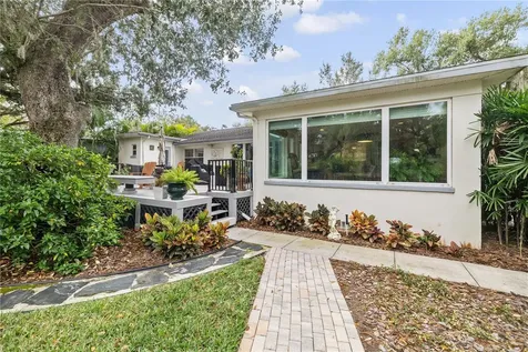 1418 E Park Circle Tampa FL 33604