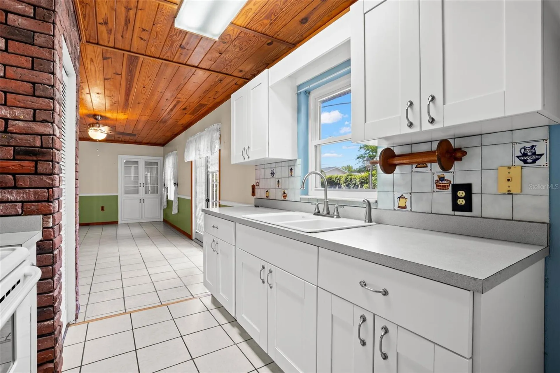 1205 Branda Vista Drive Brandon FL 33510
