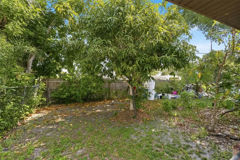 212 65th Avenue Drive W Bradenton FL 34207