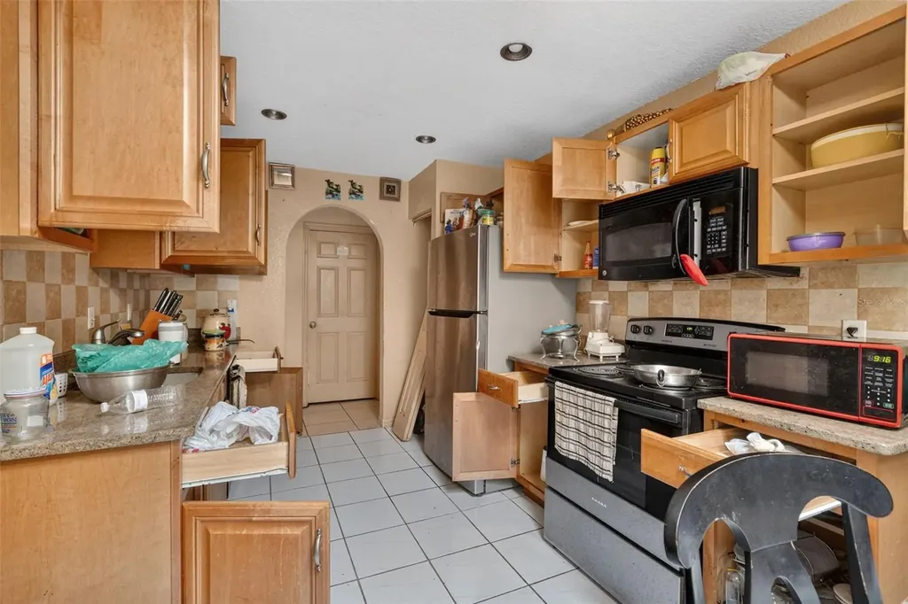 212 65th Avenue Drive W Bradenton FL 34207