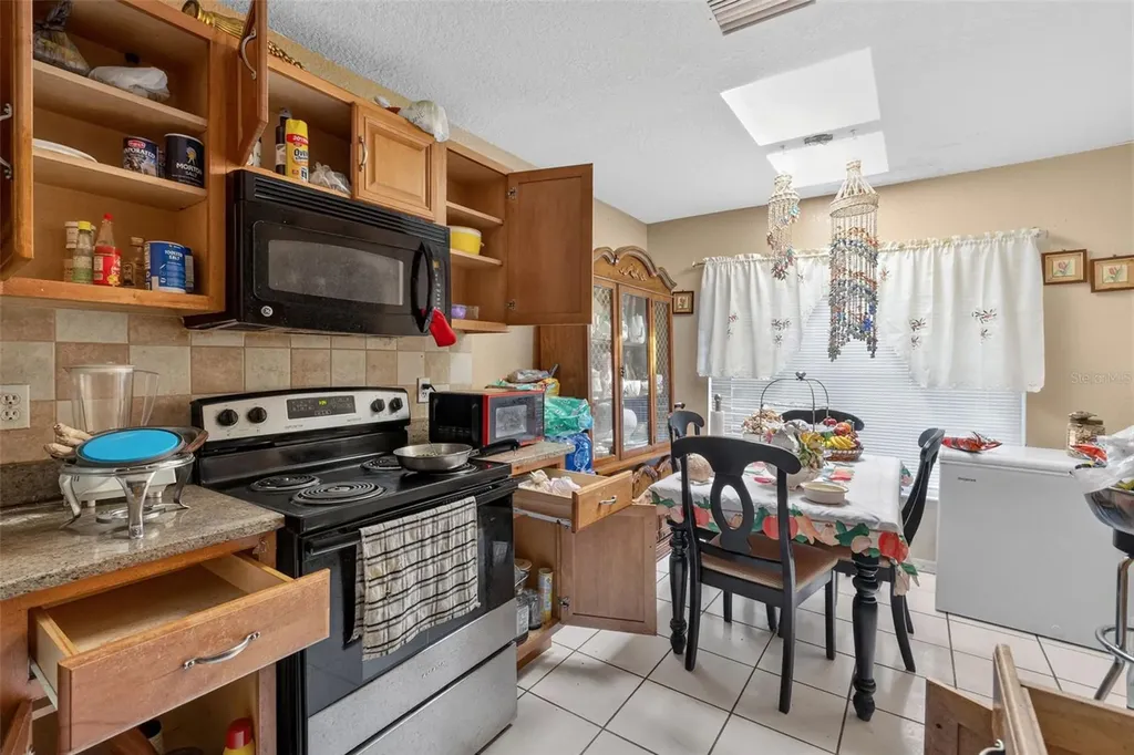 212 65th Avenue Drive W Bradenton FL 34207