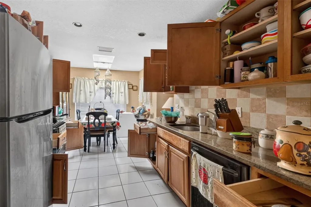 212 65th Avenue Drive W Bradenton FL 34207