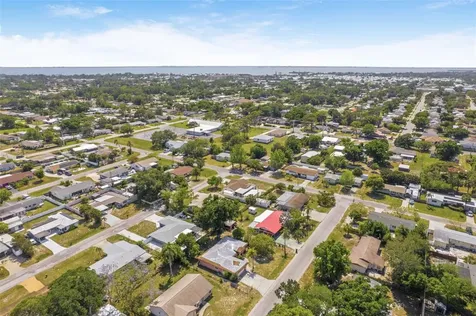 212 65th Avenue Drive W Bradenton FL 34207