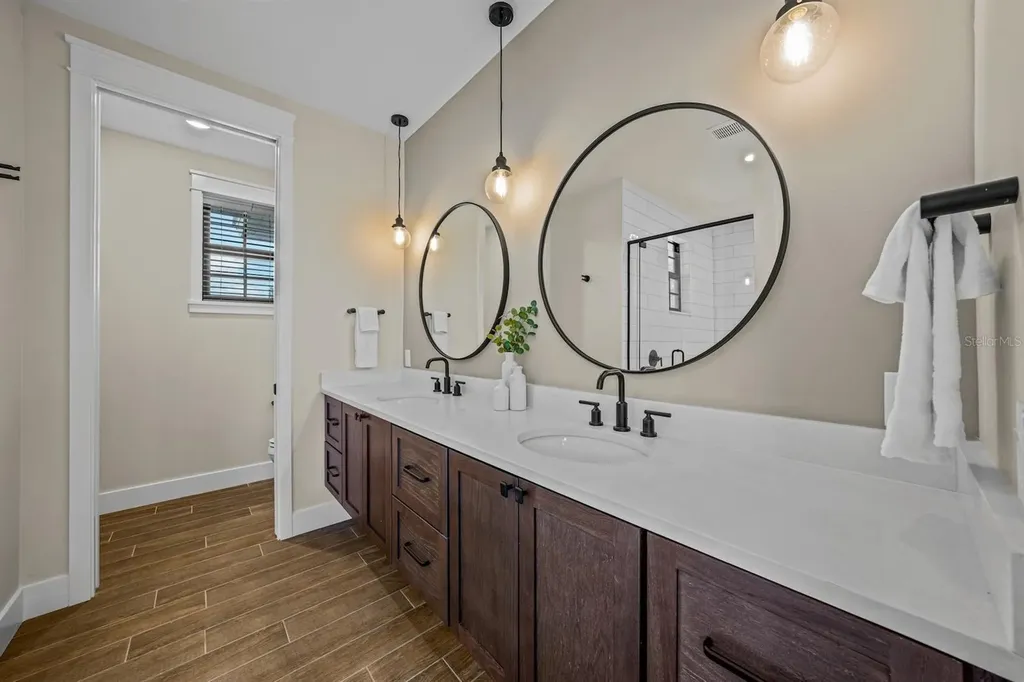 Sarasota FL 34242