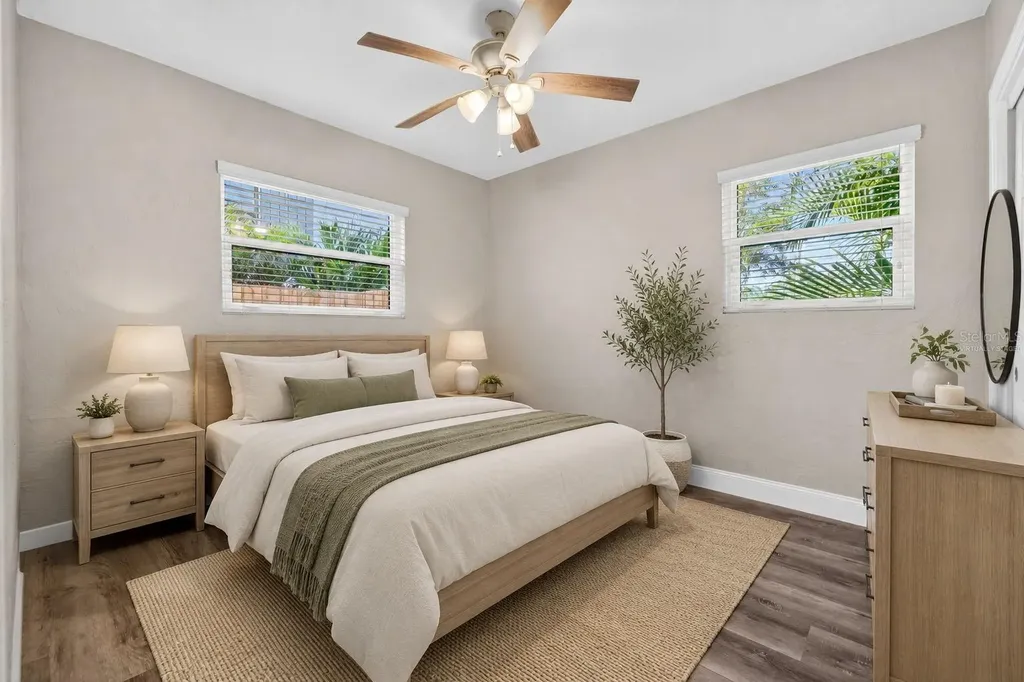 642 38th Avenue NE St Petersburg FL 33704