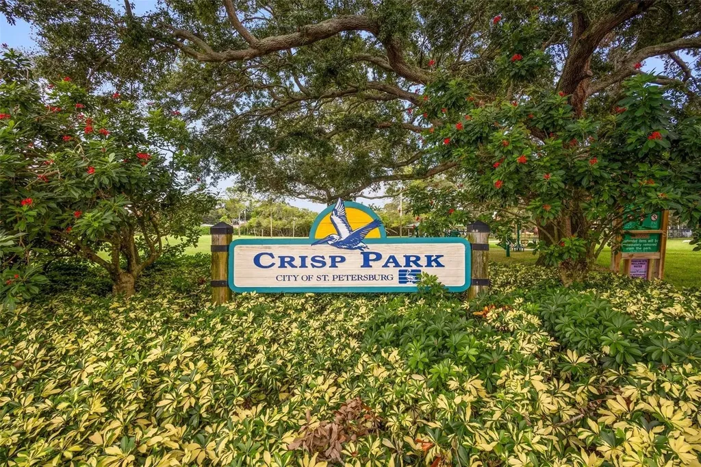 642 38th Avenue NE St Petersburg FL 33704