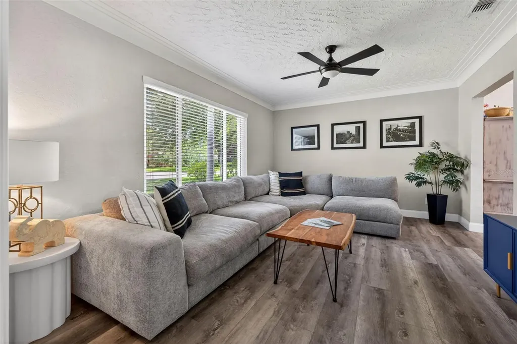 642 38th Avenue NE St Petersburg FL 33704