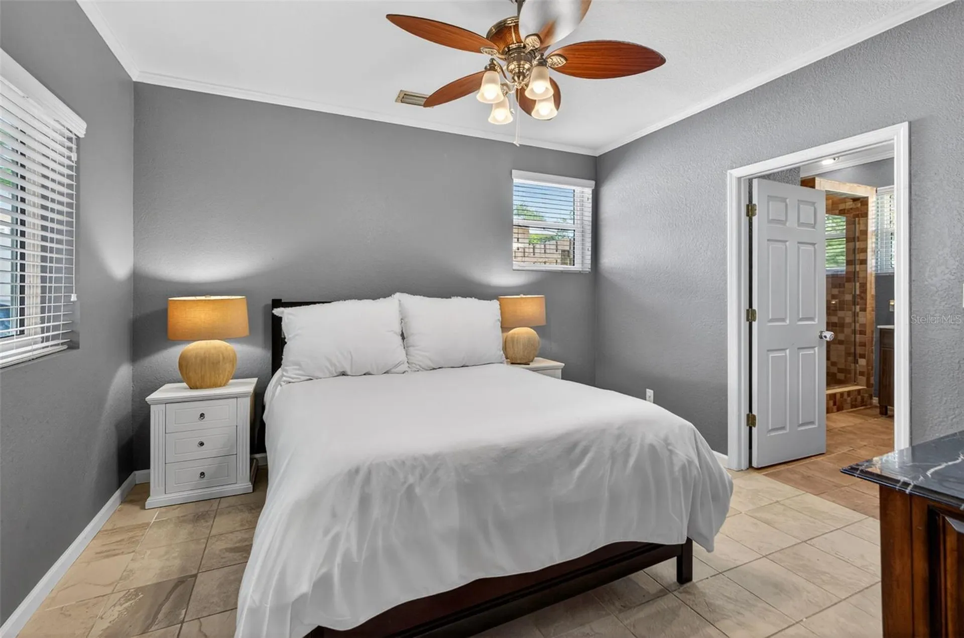 642 38th Avenue NE St Petersburg FL 33704