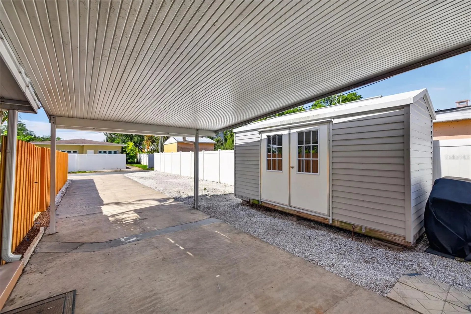 642 38th Avenue NE St Petersburg FL 33704