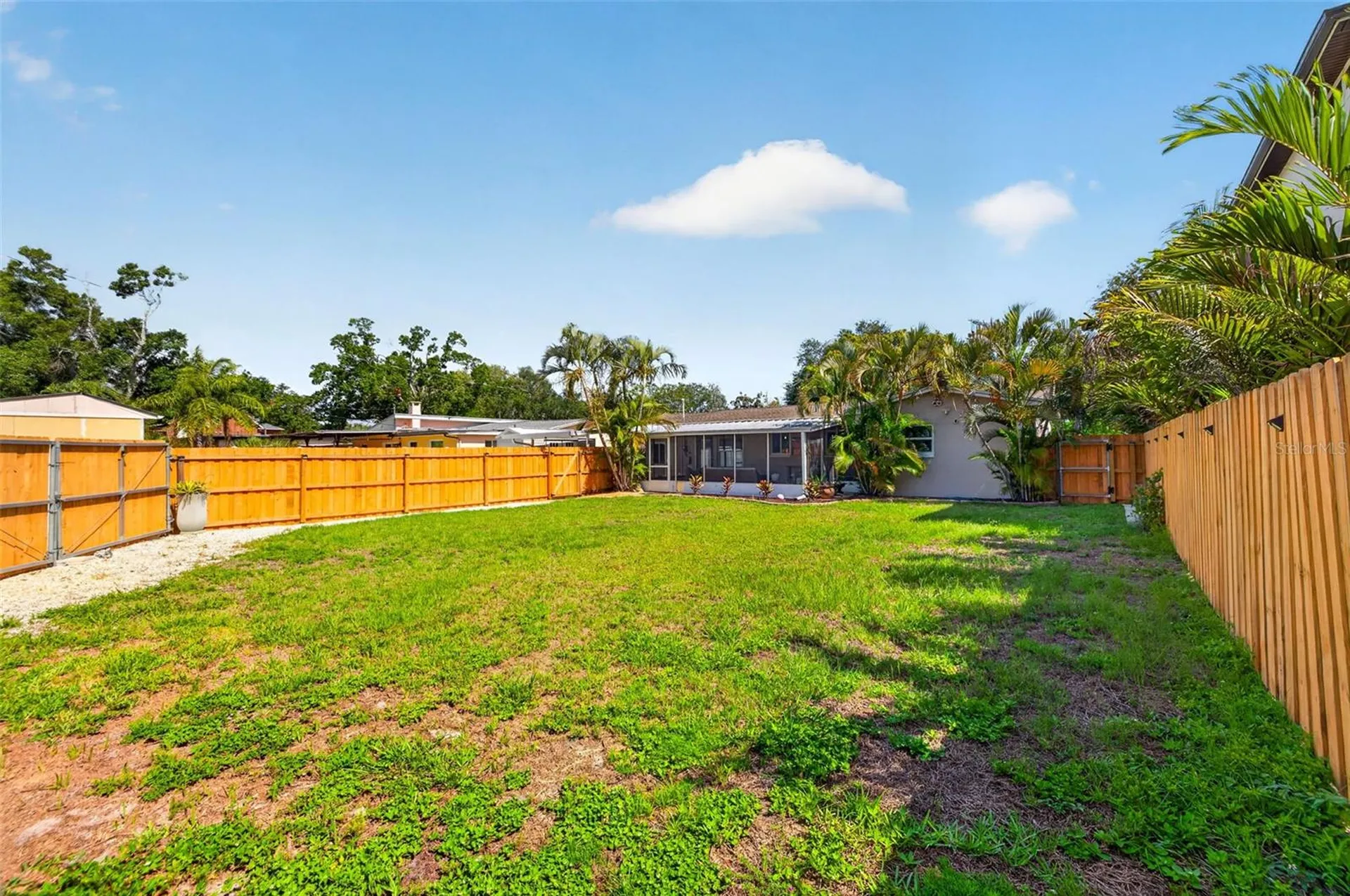 642 38th Avenue NE St Petersburg FL 33704