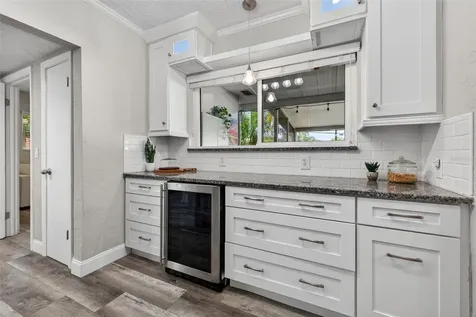 642 38th Avenue NE St Petersburg FL 33704