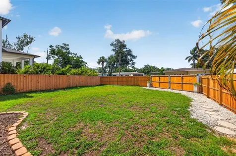 642 38th Avenue NE St Petersburg FL 33704