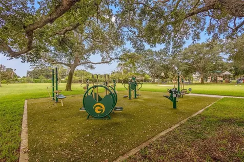 642 38th Avenue NE St Petersburg FL 33704
