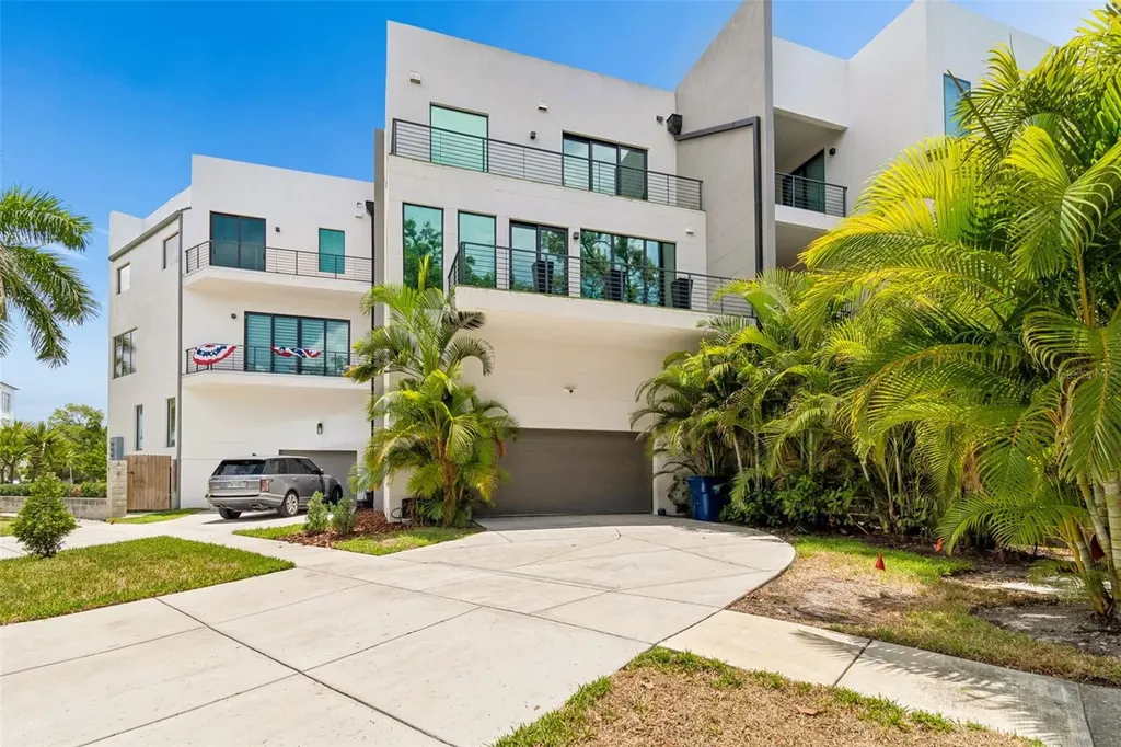 94 W Davis Boulevard Tampa FL 33606
