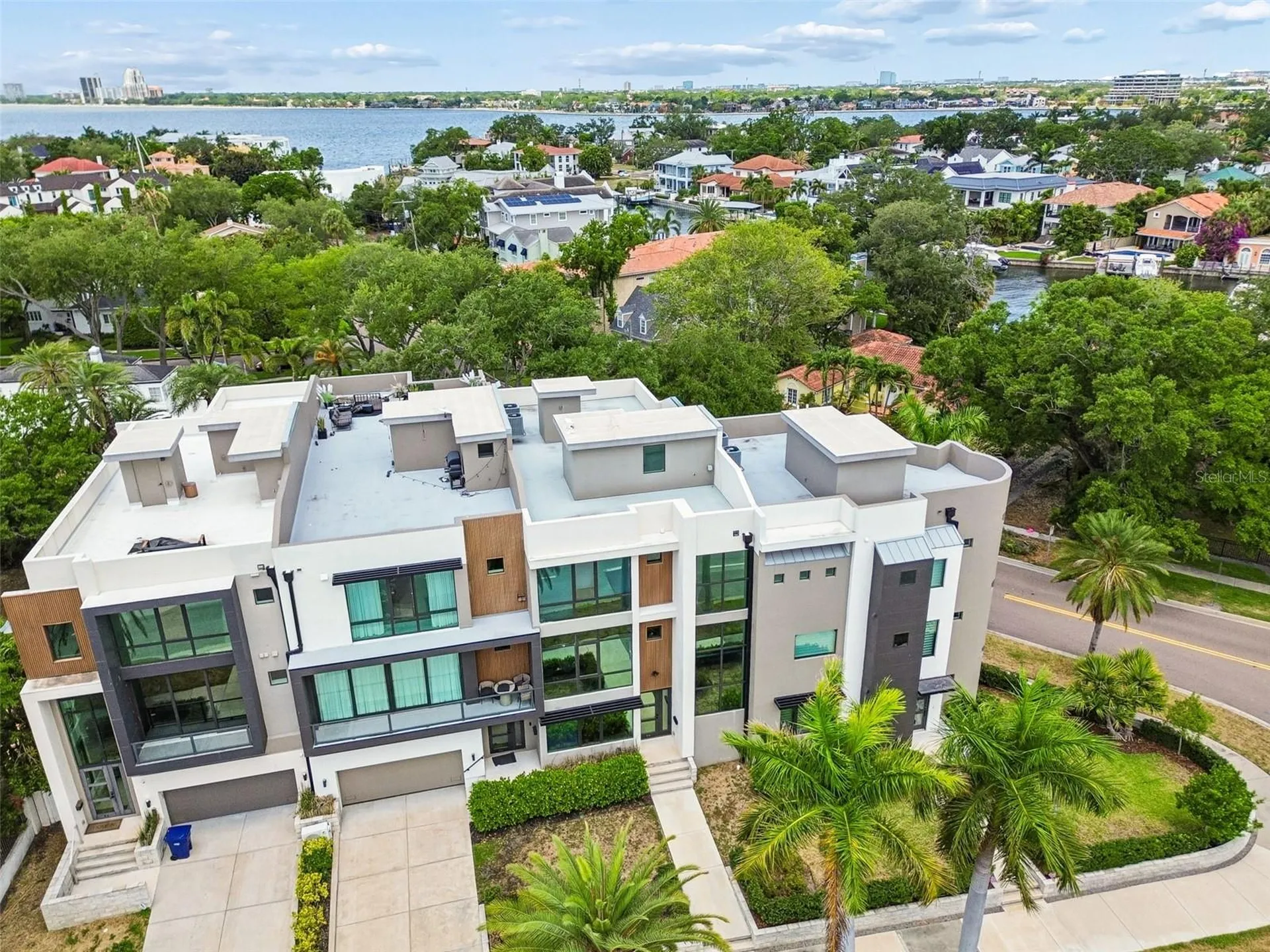 94 W Davis Boulevard Tampa FL 33606