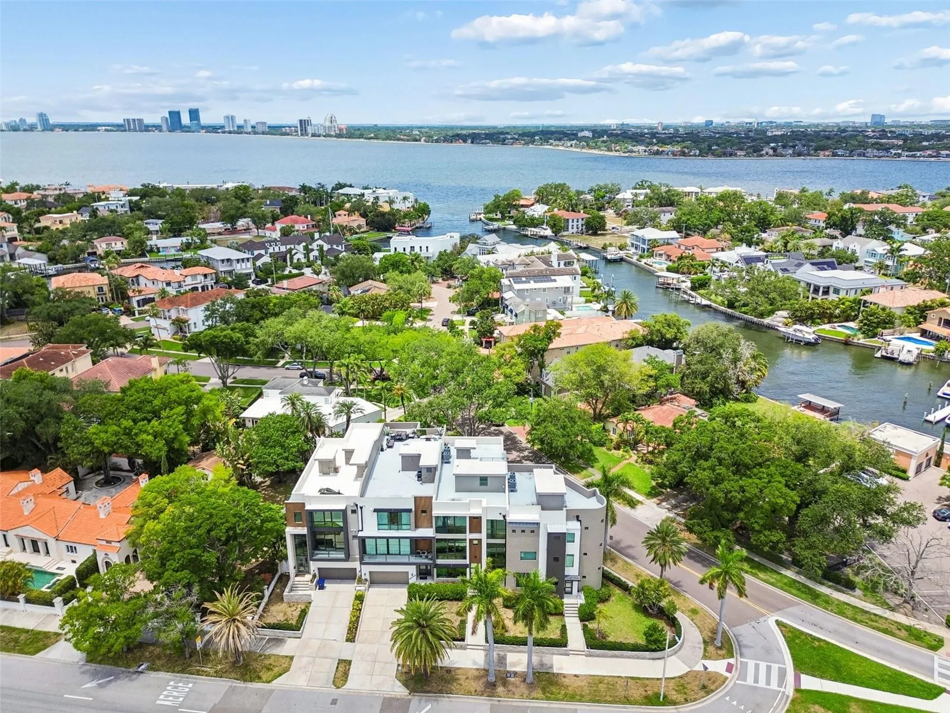 94 W Davis Boulevard Tampa FL 33606