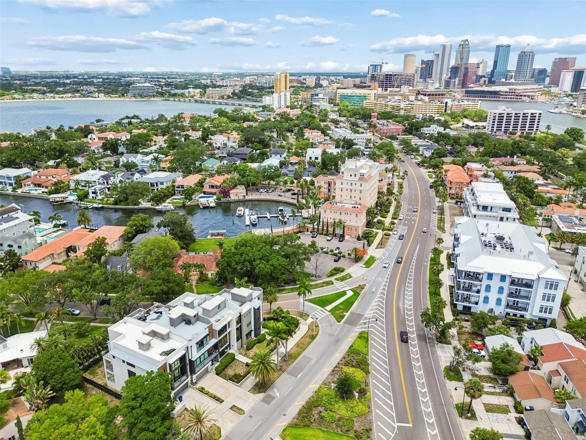 94 W Davis Boulevard Tampa FL 33606