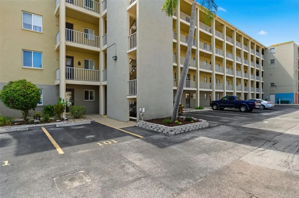 3500 Lake Bayshore Drive Bradenton FL 34205