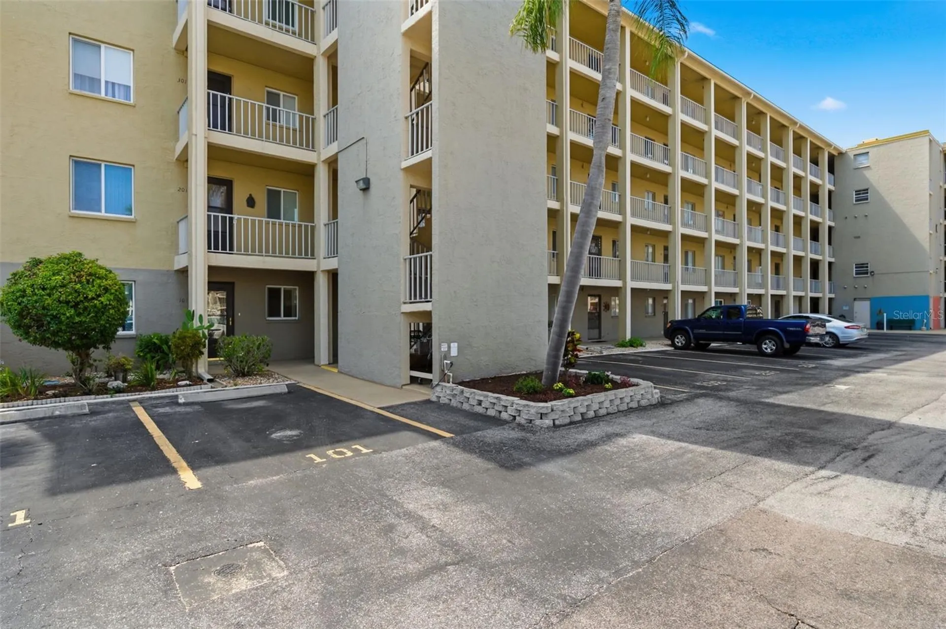 3500 Lake Bayshore Drive Bradenton FL 34205