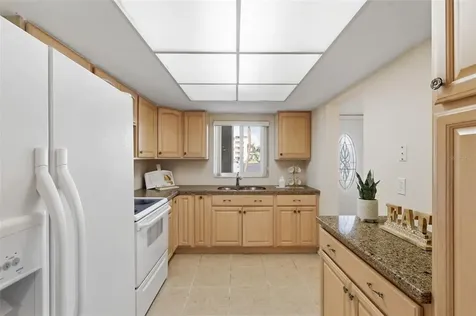3500 Lake Bayshore Drive Bradenton FL 34205
