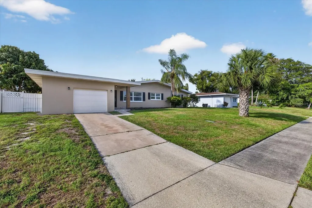 2239 Duncan Drive Belleair Bluffs FL 33770