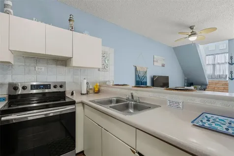 Cond. Montemar 101, Ocean Drive Luquillo PR 00773