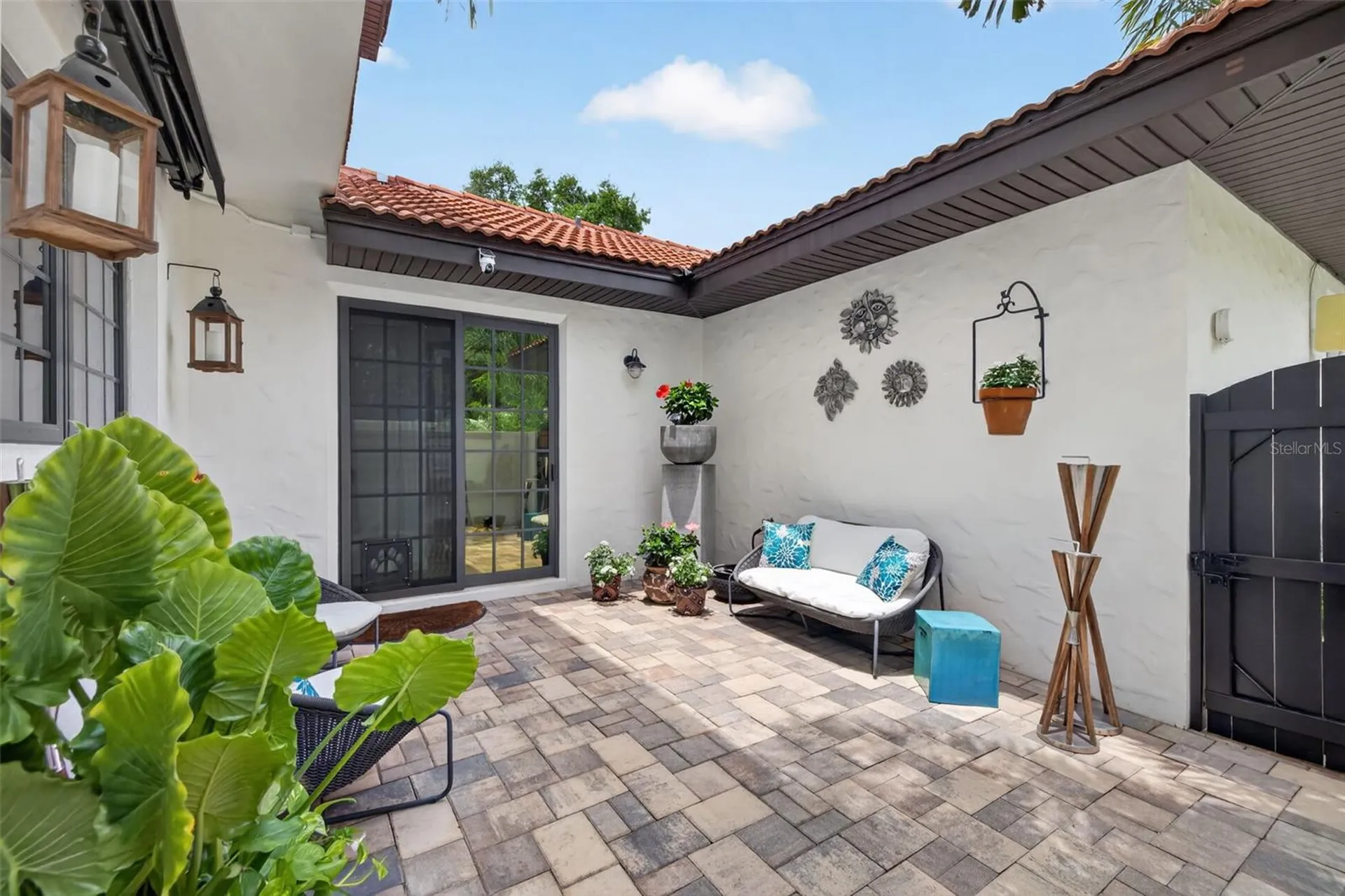 2319 7th Street N St Petersburg FL 33704