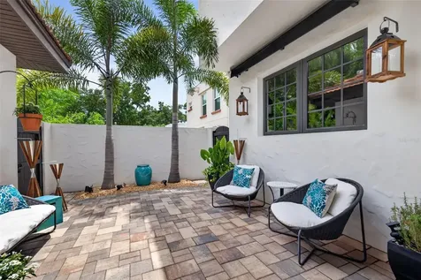 2319 7th Street N St Petersburg FL 33704