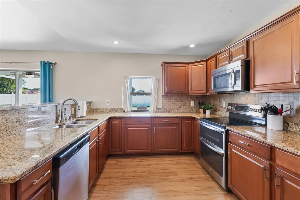 4115 SE 10th Place Cape Coral FL 33904