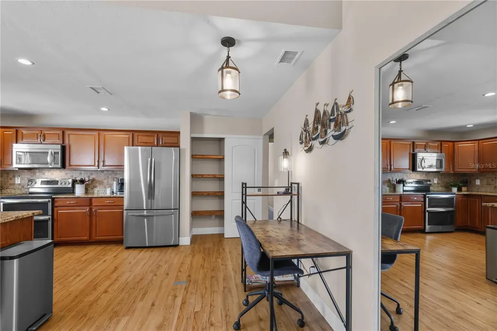 4115 SE 10th Place Cape Coral FL 33904