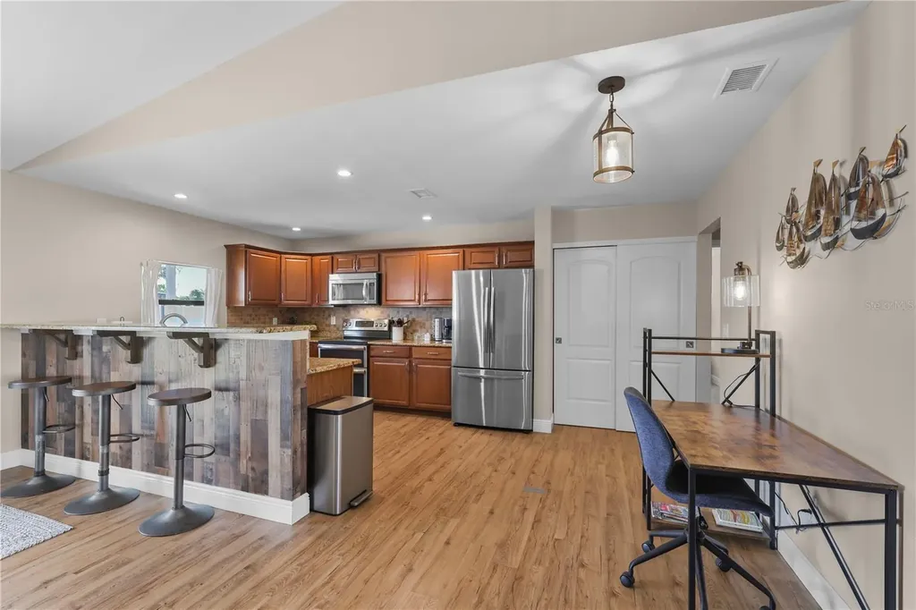 4115 SE 10th Place Cape Coral FL 33904