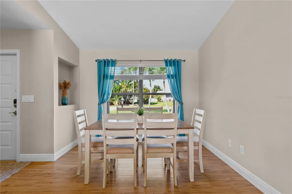 4115 SE 10th Place Cape Coral FL 33904