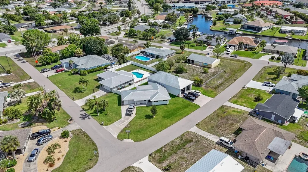 4115 SE 10th Place Cape Coral FL 33904