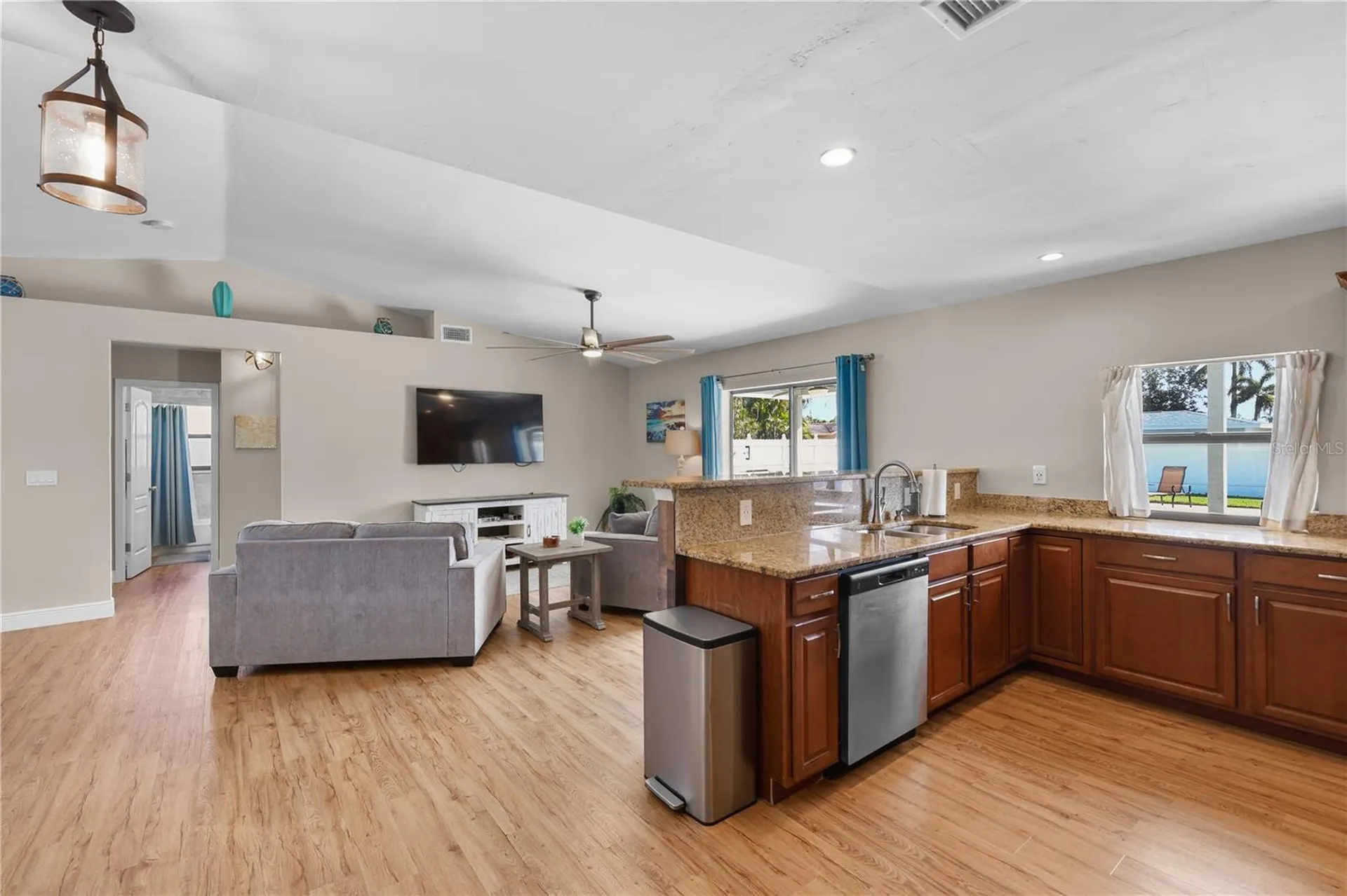 4115 SE 10th Place Cape Coral FL 33904