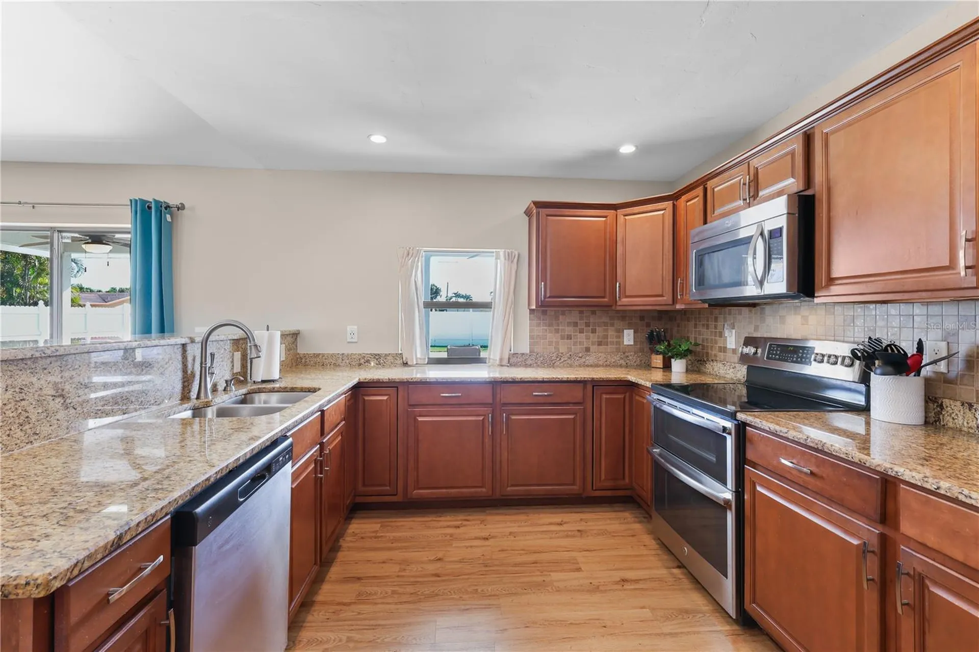 4115 SE 10th Place Cape Coral FL 33904