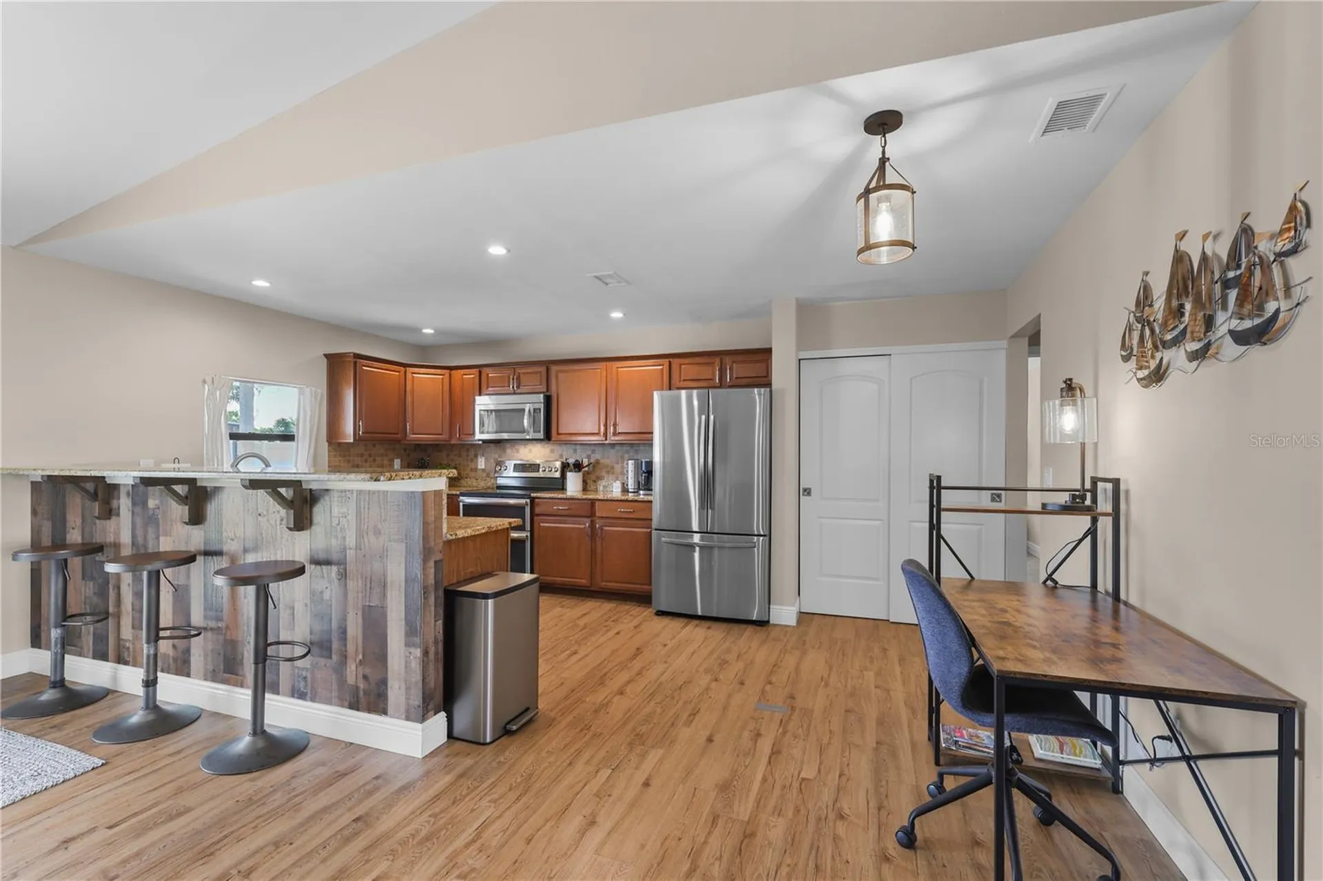 4115 SE 10th Place Cape Coral FL 33904