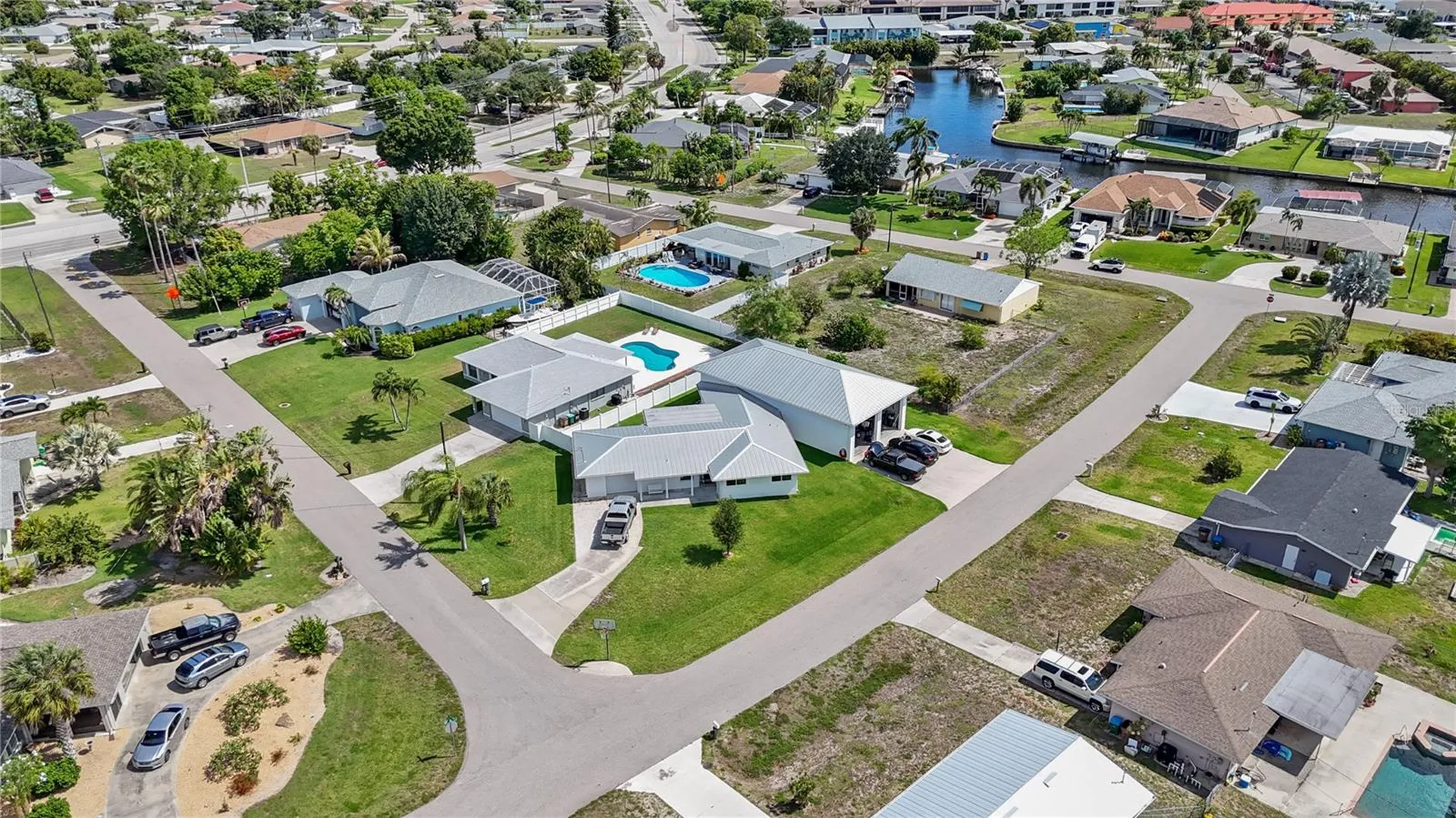4115 SE 10th Place Cape Coral FL 33904