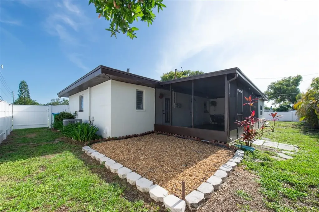 1468 Lemon Street Clearwater FL 33756