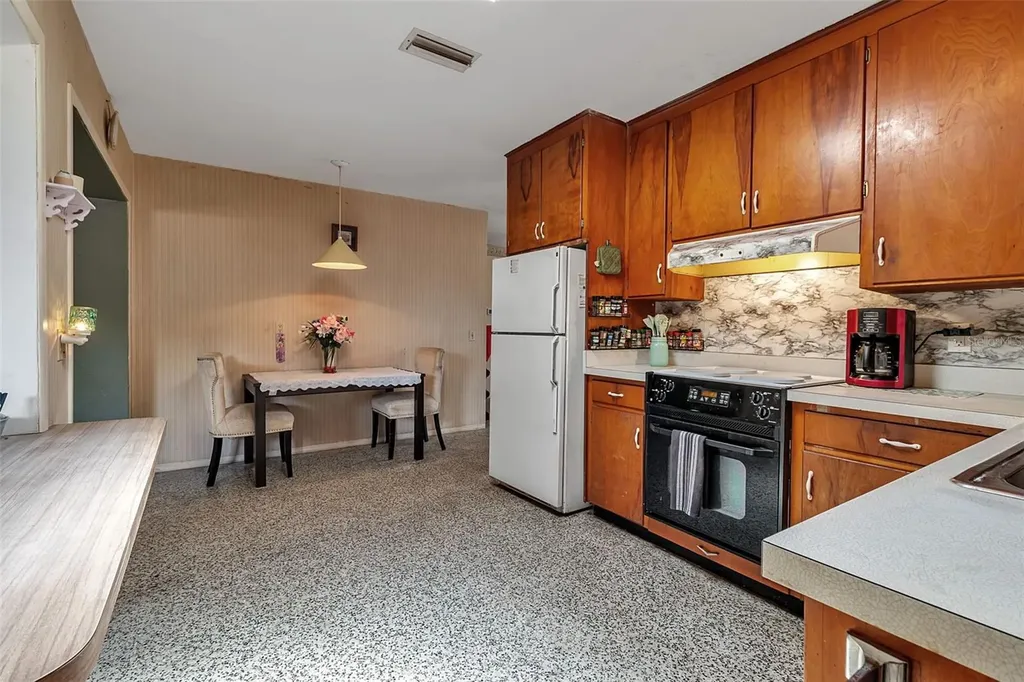 5803 24th Street W Bradenton FL 34207